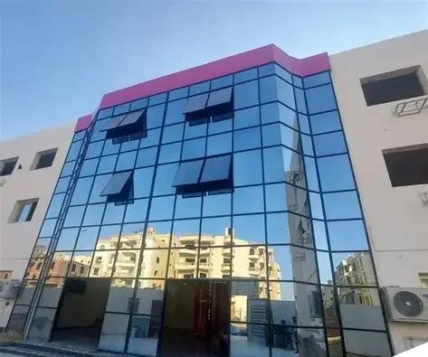 واجهات ألمنيوم حديثة للمباني التجارية