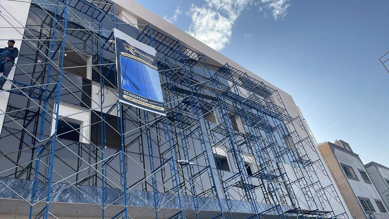 واجهات زجاجية حسب الطلب