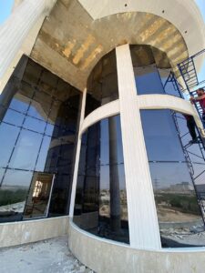 تصاميم زجاج مودرن تناسب منازل الرياض