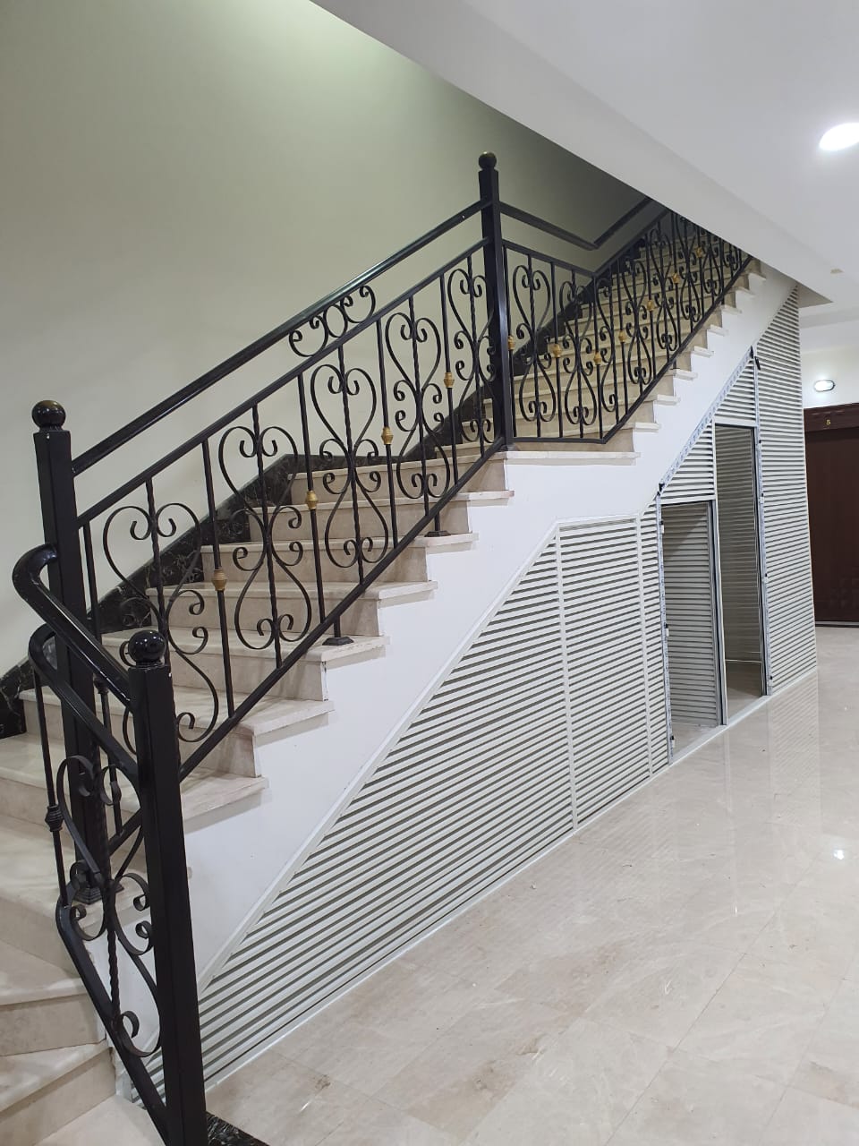 تصنيع درابزين حديد فاخر